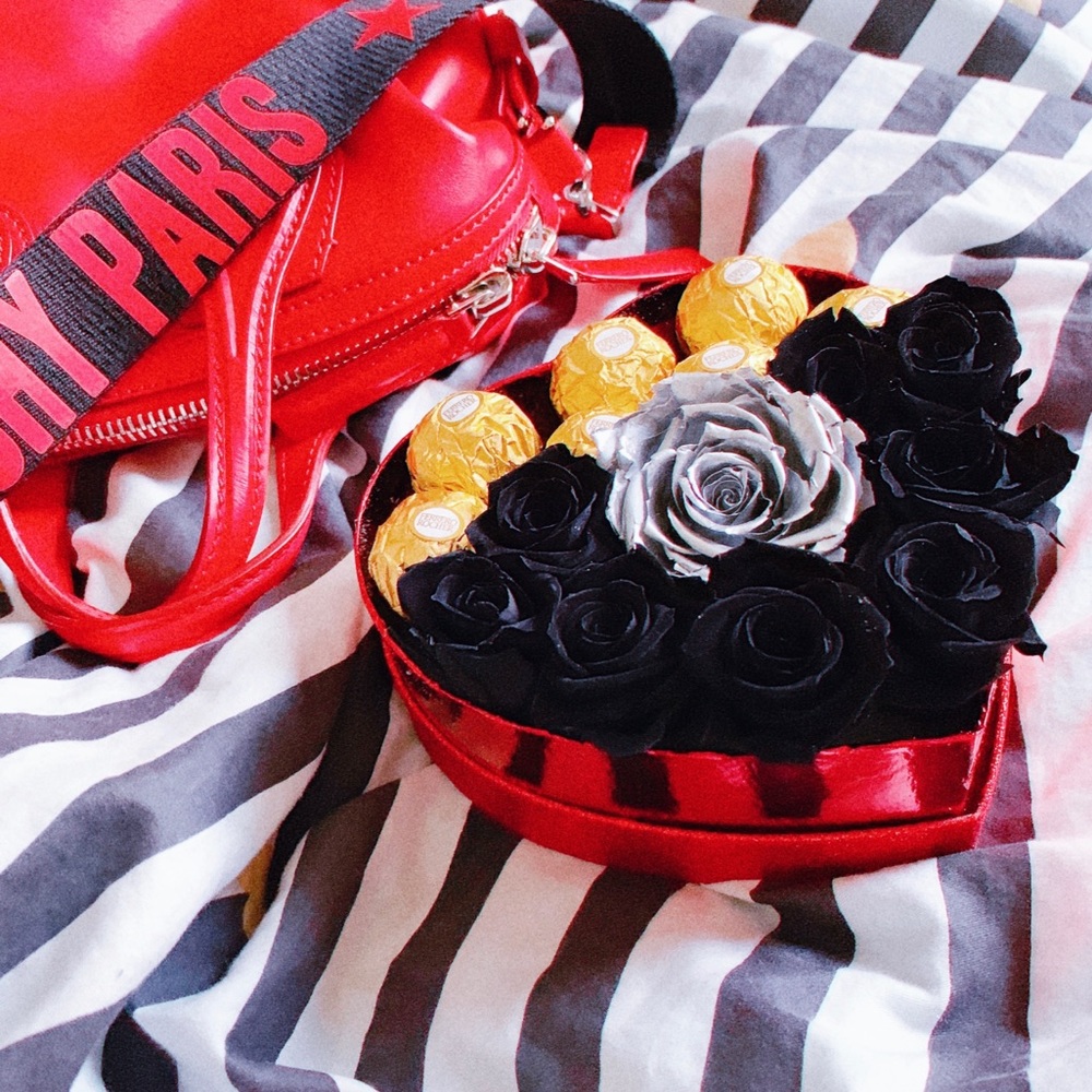 Silver & black infinity rose box